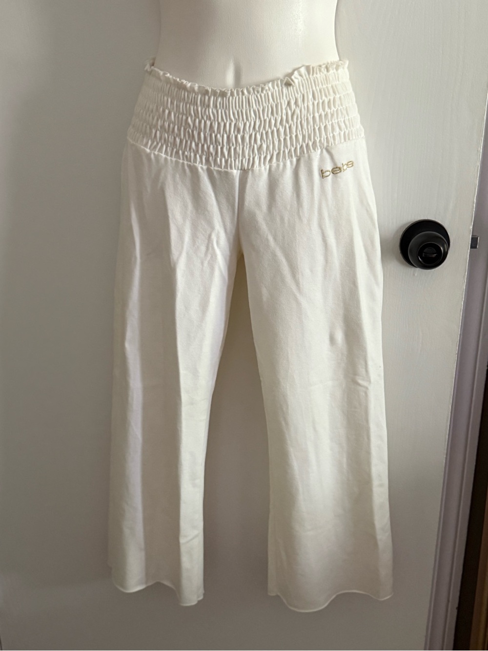 Bebe White Smocked Waist Capri Lounge Pants Small NWT